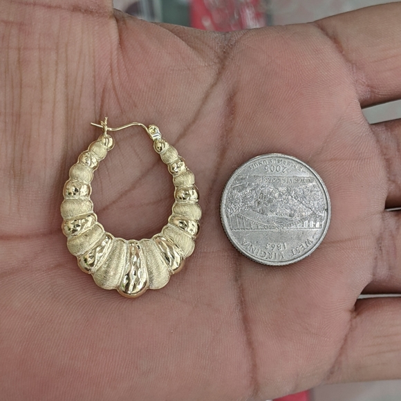 COPY - 10KT real gold earrings. - Picture 7 of 9